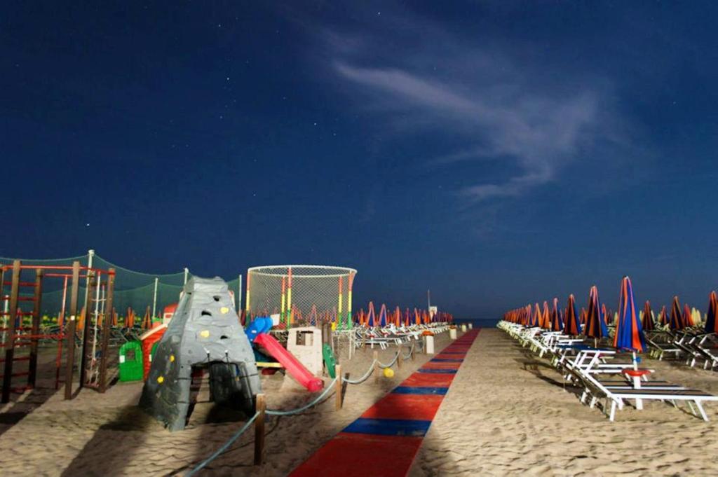 Hotel Zani Cervia Exterior foto